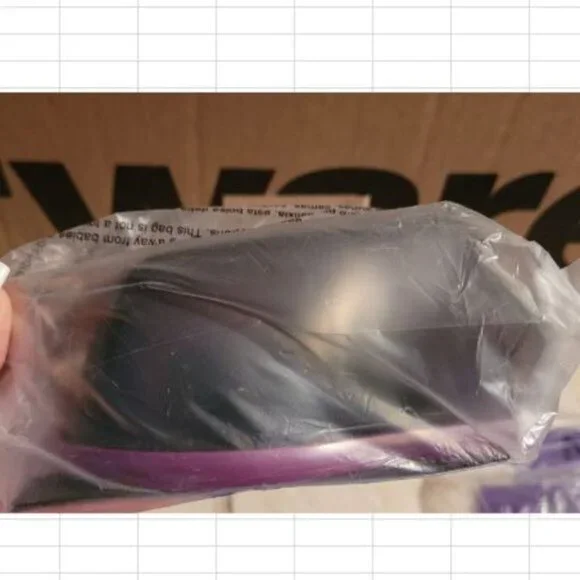 SOLD POSH CANADA - Universal Knife Sharpener - Picture 2 of 3